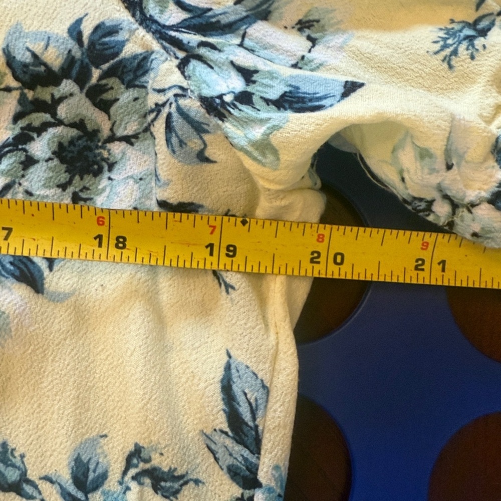 LOFT Floral V-Neck Women Top
Deb04 - Picture 7 of 8